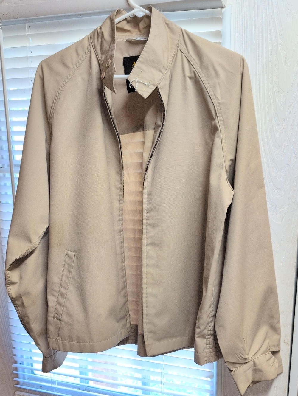 Andhurst (Large) Beige Lightweight Zip-Front Jacket